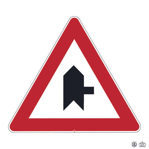 A,22b Droit - Intersection avec une ou plusieurs routes sans priorité