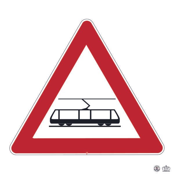 A,28 Approche d’une voie réservée aux tramways