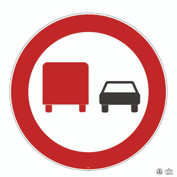 C,13ba Interdiction aux transports de plus de 3.5 t.de dépasser tous les véhicules moteur