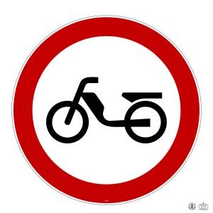 C,3d Interdiction d’accès aux conducteurs de cyclomoteurs_Plan de travail 1