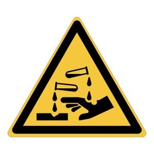 W023